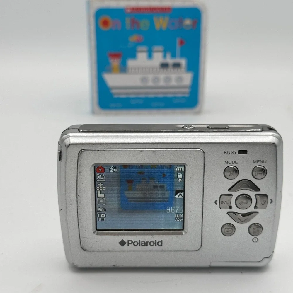 Polaroid a500 Digital Camera Silver 5.0MP Compact Point and Shoot with 16GB SD